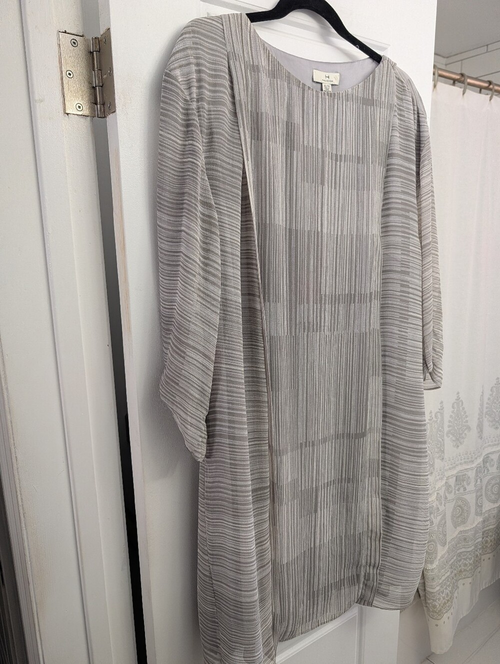 Halston Light Gray Striped Women's Dress PTP 23"-24"